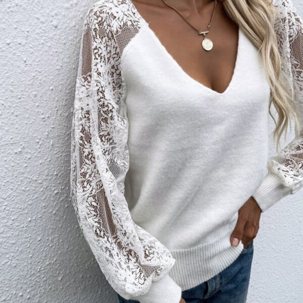 Classic Lace detailed Raglan Sleeve Sweater - Picture 4 of 5